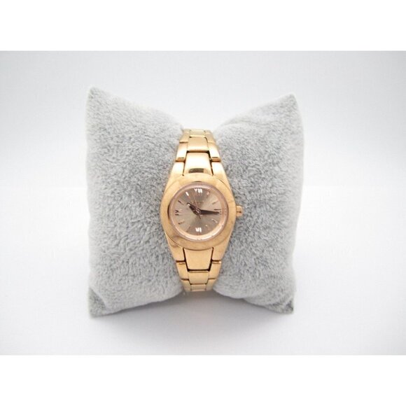 Women's Relic Quartz WR Analog 23mm Dial Causal Round Watch (E382) - Picture 4 of 10